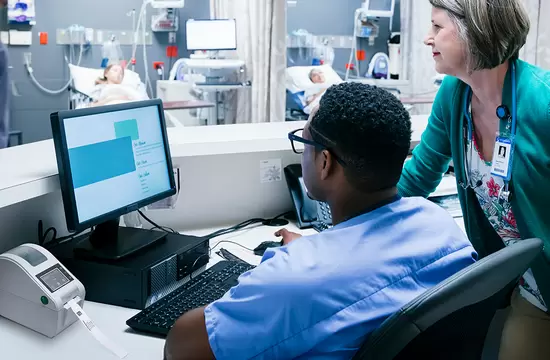 Die Bedeutung der Auswahl des richtigen Druckers für Patientenarmbänder