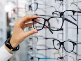 Cloud-basierte Inventarisierungslösung von WaveRFID verschafft Optikern in Echtzeit einen Überblick über ihren Brillenbestand