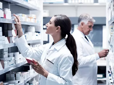 Garantire la sicurezza dei processi di somministrazione dei farmaci con le etichette linerless 